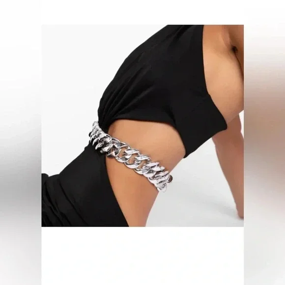 Heiress Beverly Hills cut out dress in black - Picture 4 of 7